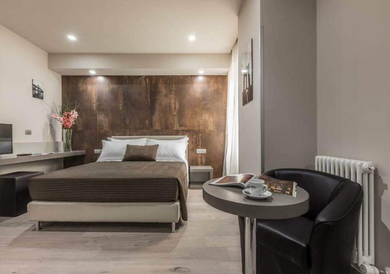 Astoria Deluxe Rooms Bologna Esterno foto