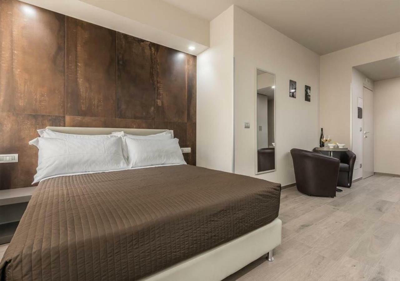 Astoria Deluxe Rooms Bologna Esterno foto
